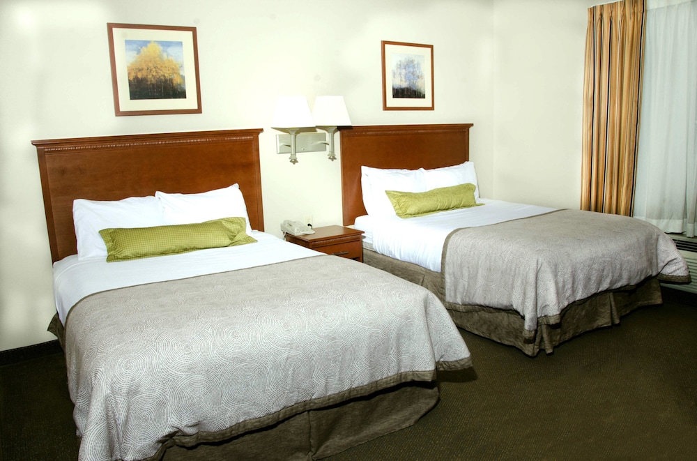Candlewood Suites Columbus Fort Benning 26/75
