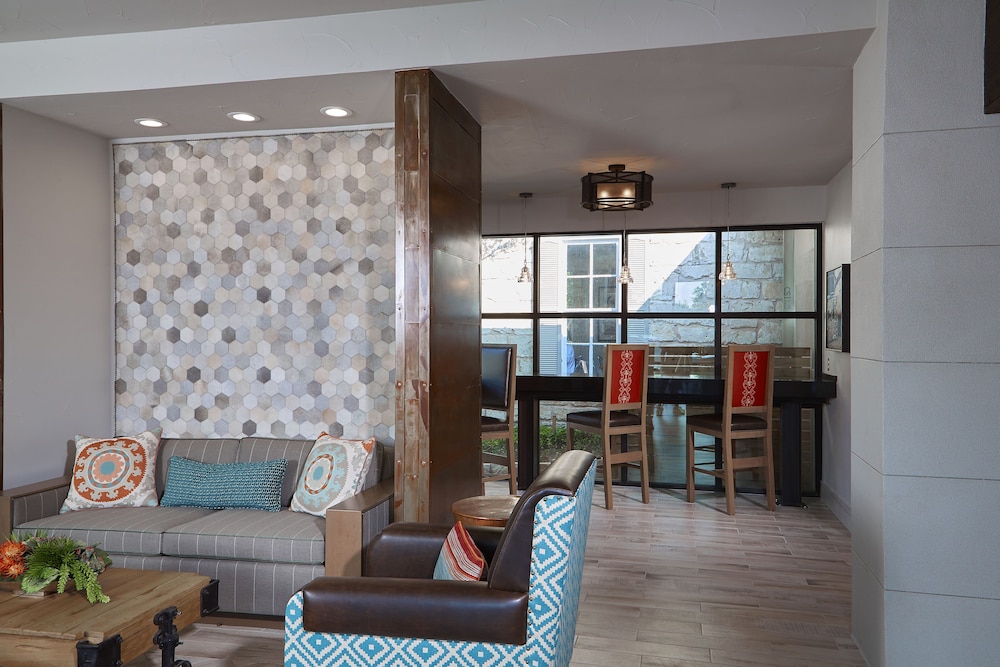 Fredericksburg Inn And Suites 31/53