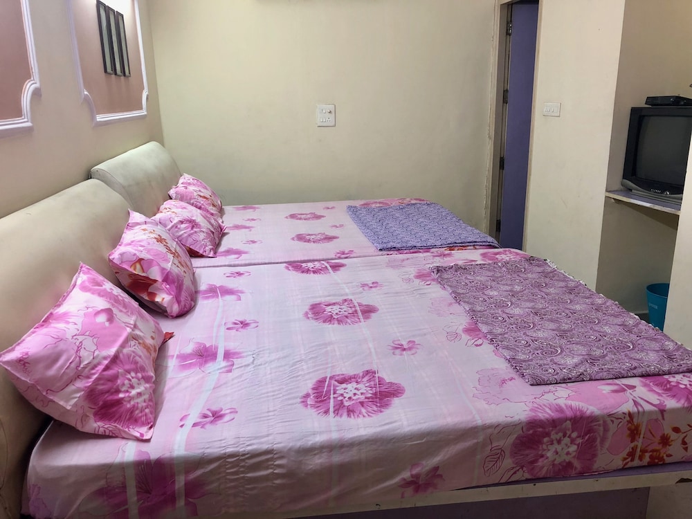 Utsav Bed & Breakfast 6/23