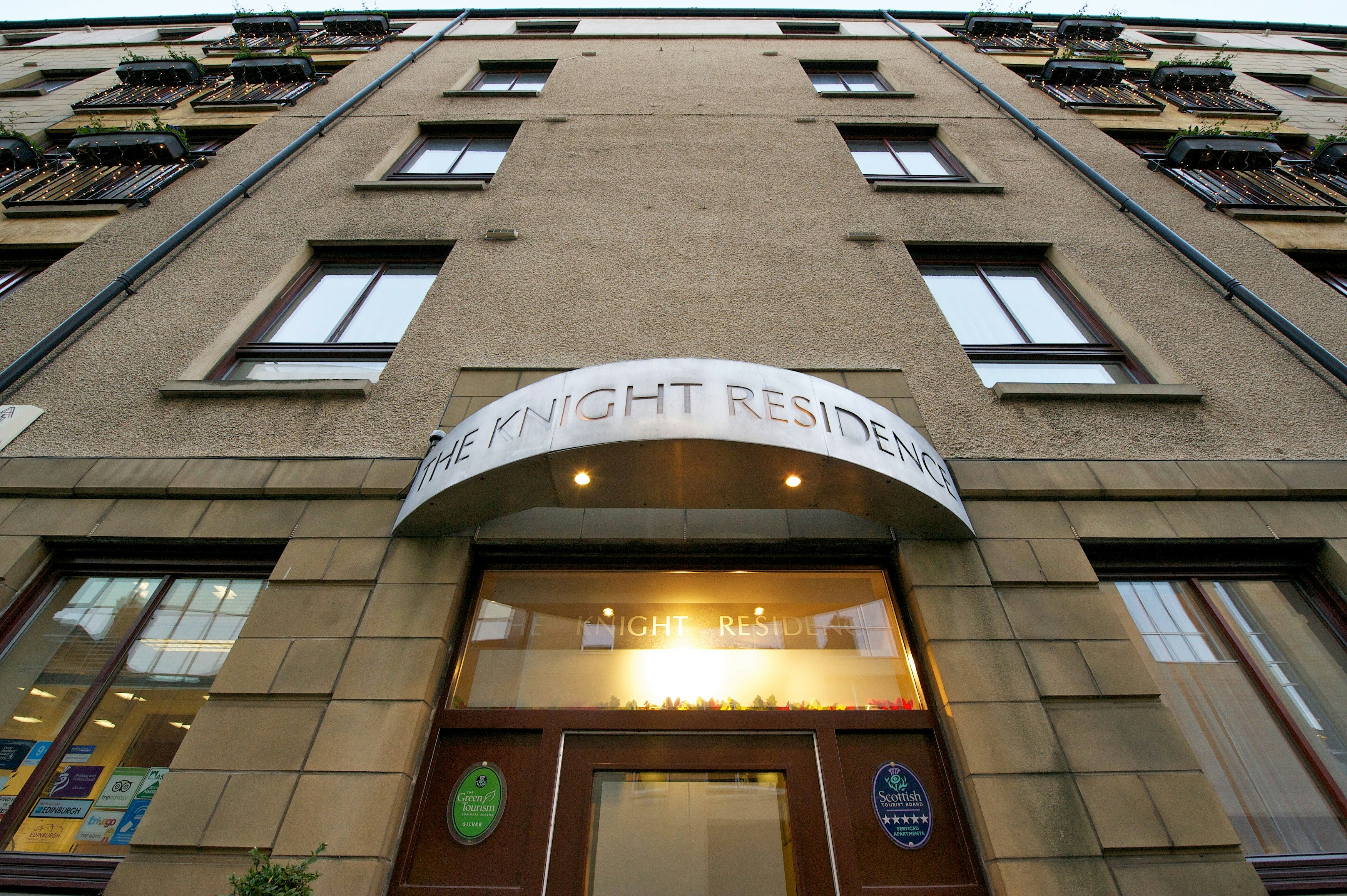 The Knight Residence by Mansley Serviced Apartments in EDINBURGH