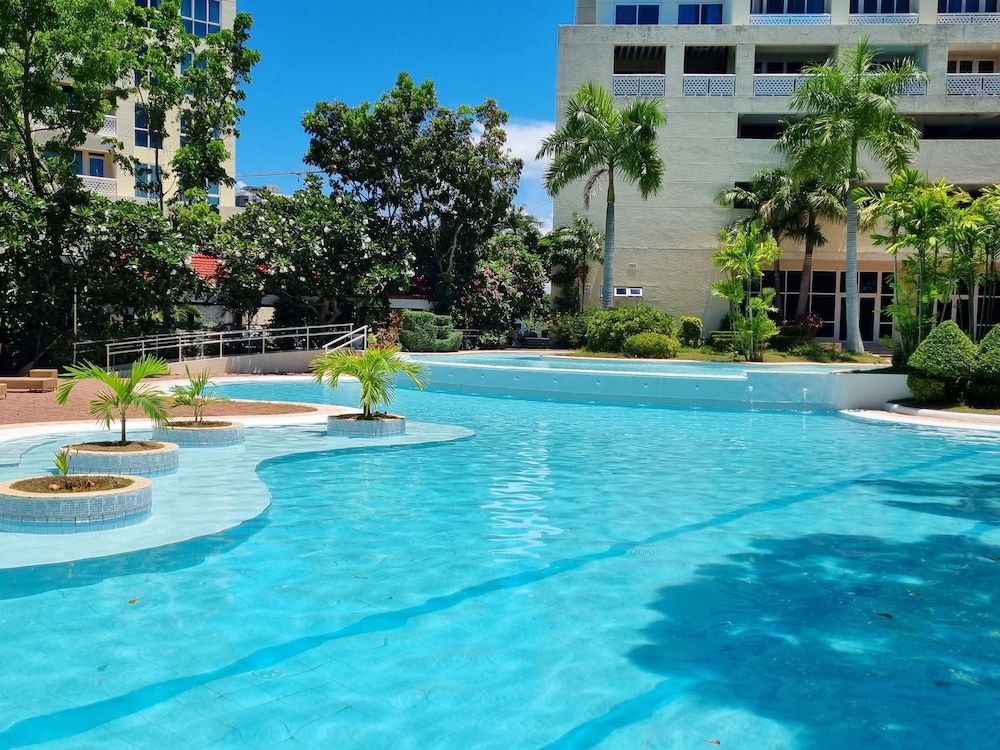 La Mirada Residences 81/87