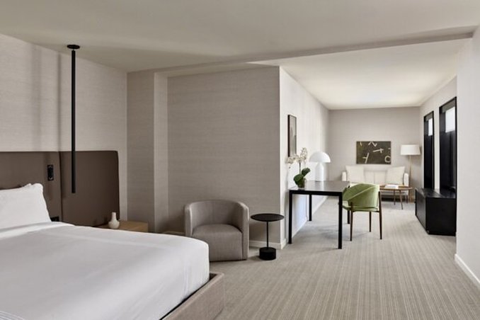 Hotel AKA Alexandria 6/18