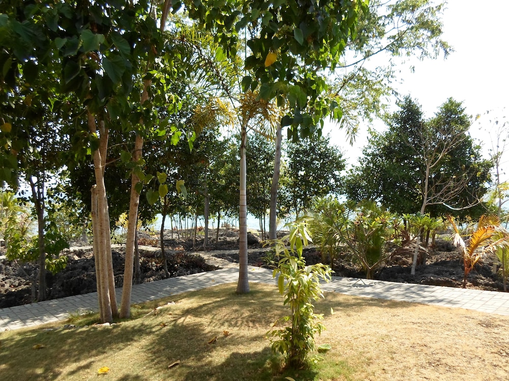 Meili Beach Resort 47/57
