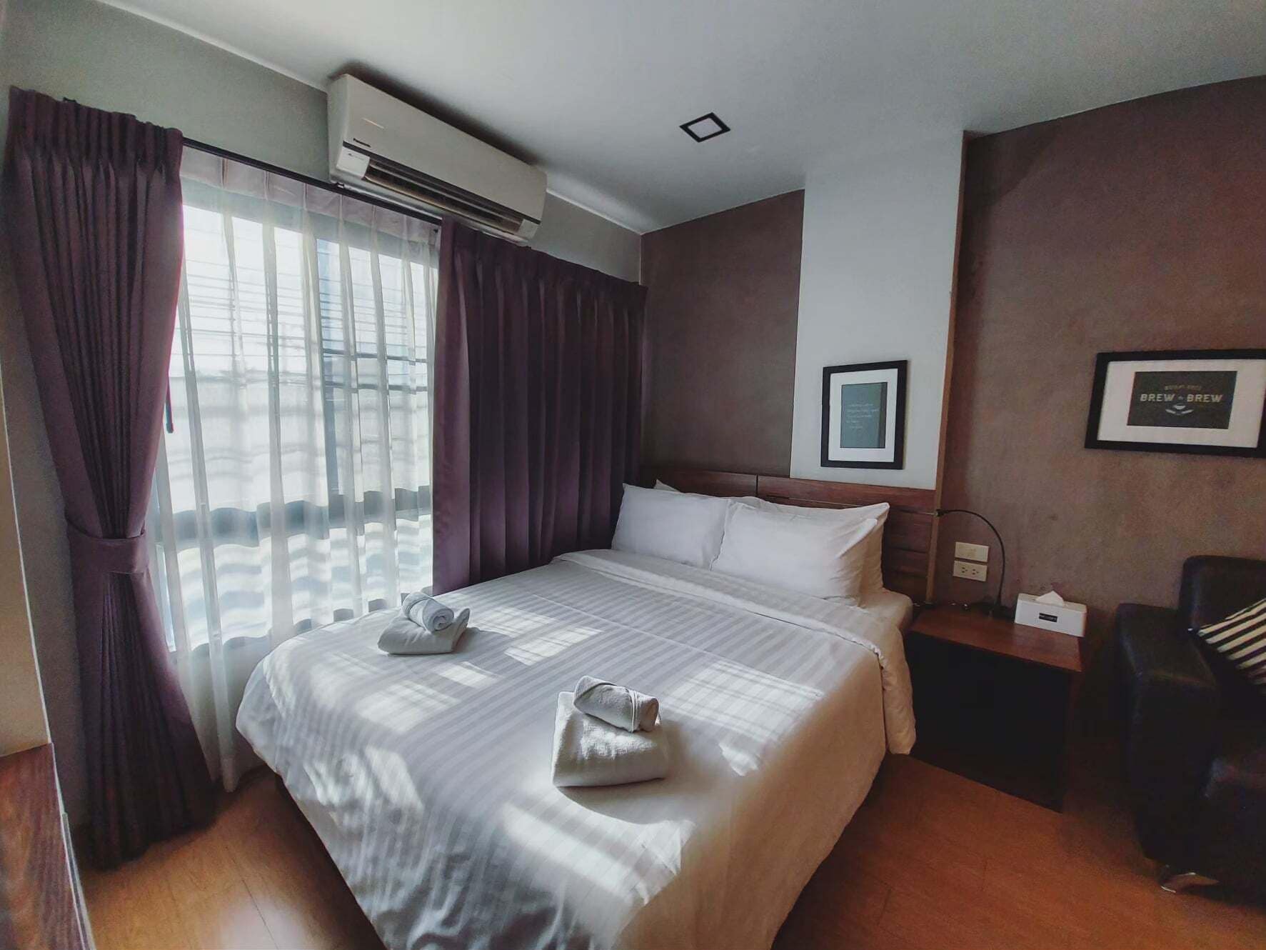 STUDIO, QUEEN BED