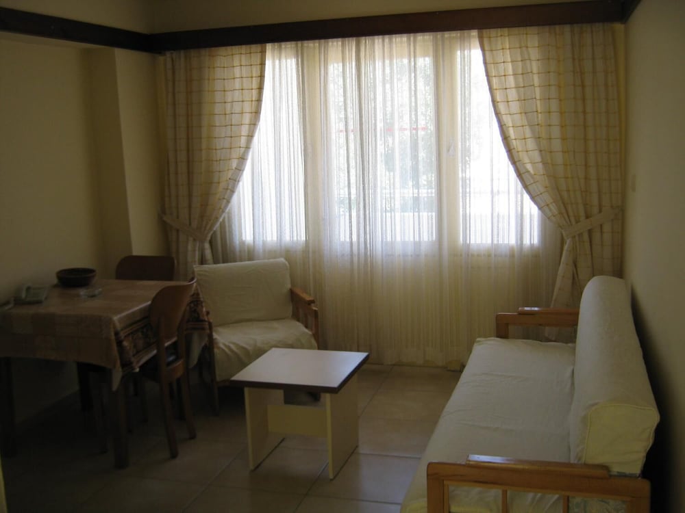 OYA APARTMENTS 27/50