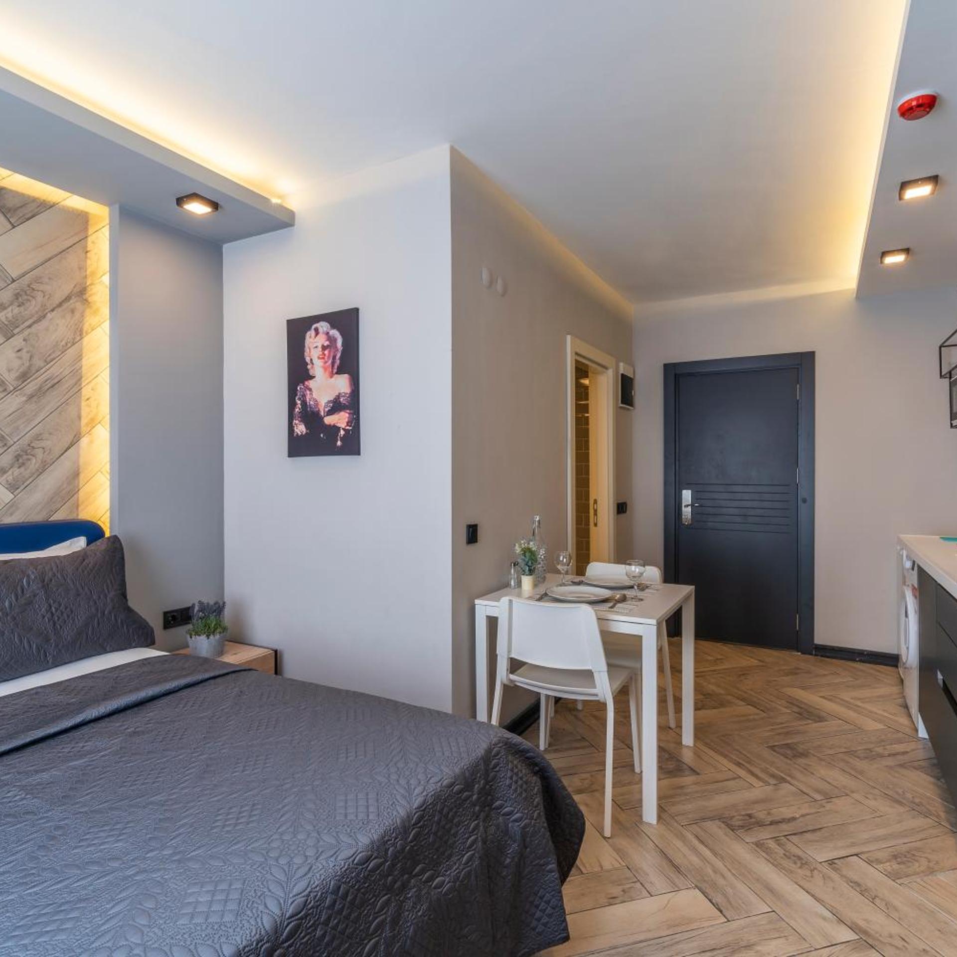 Meyde Boutique & Suites 12/50