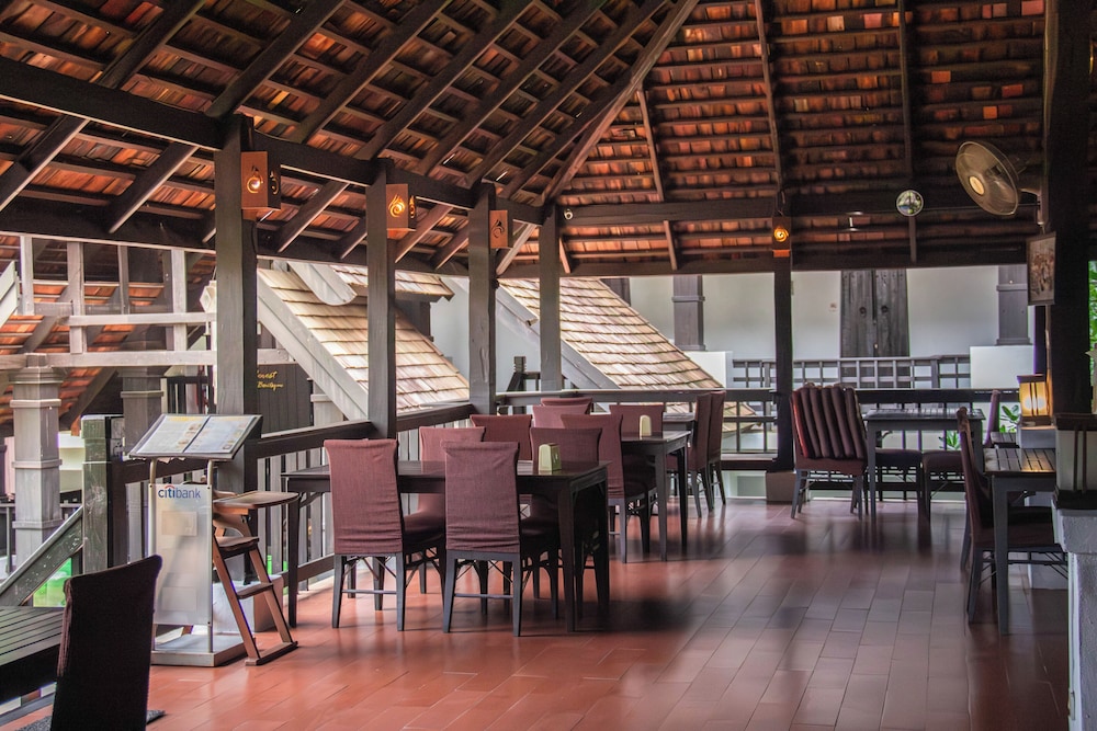 Rainforest Chiangmai Hotel 61/81