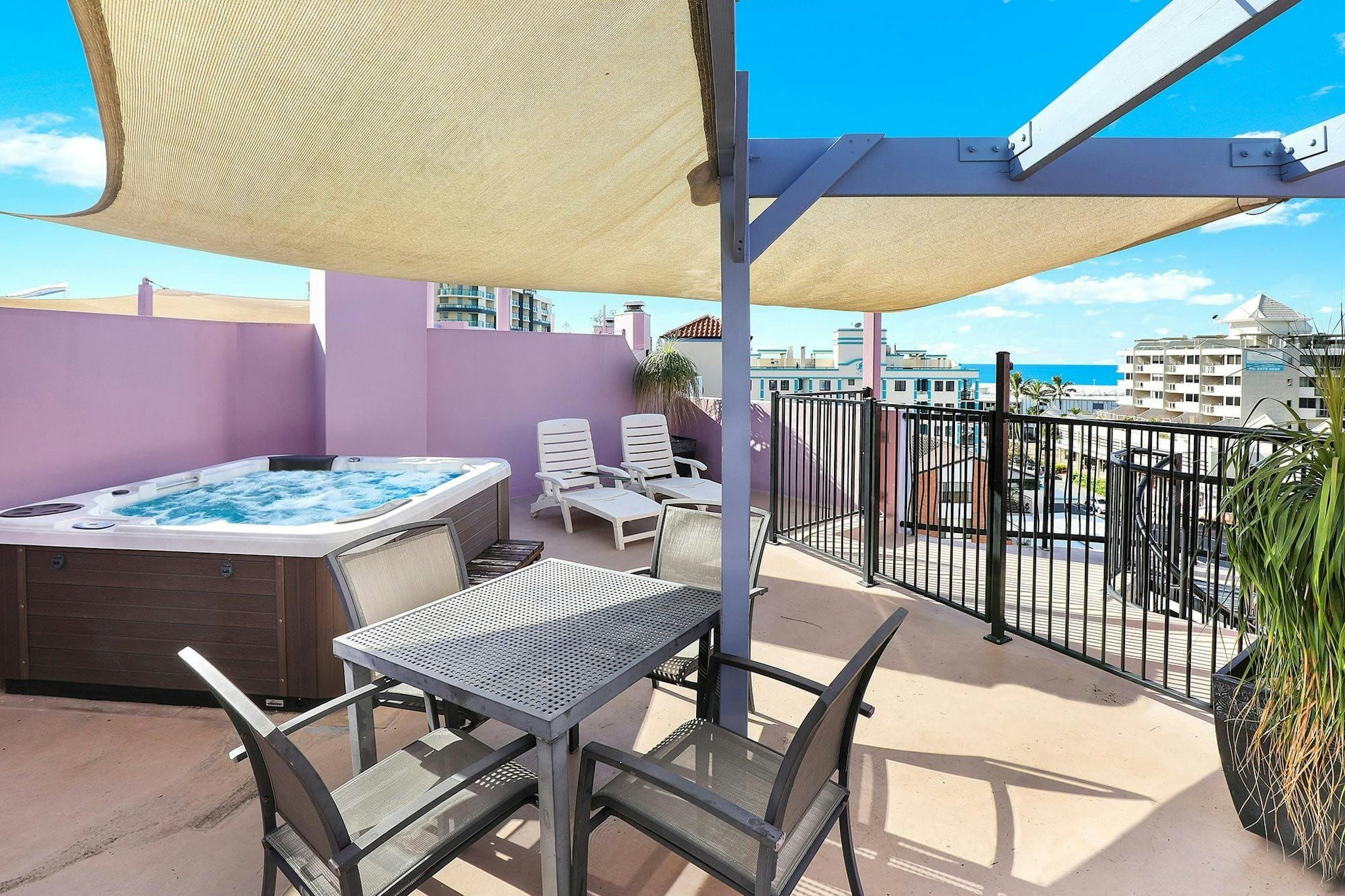 NAUTILUS MOOLOOLABA 4/6