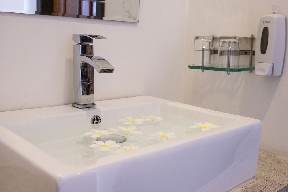 Hak Boutique Hotel & Resort 50/50