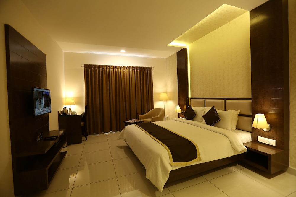 Oyo 6593 West Fort Hotel 7/50