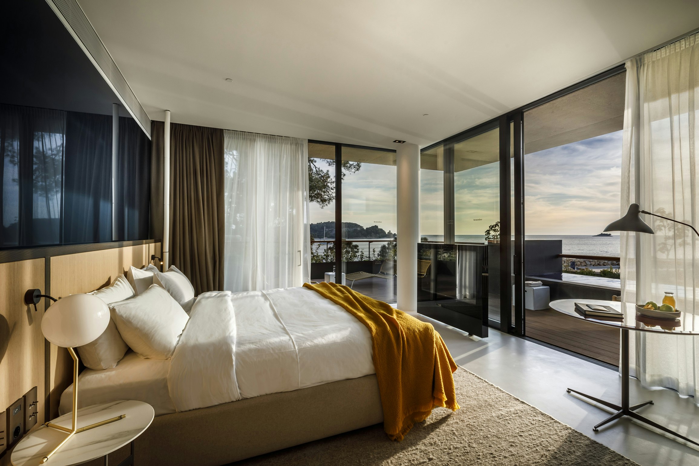 Island, Deluxe, Suite 2/3