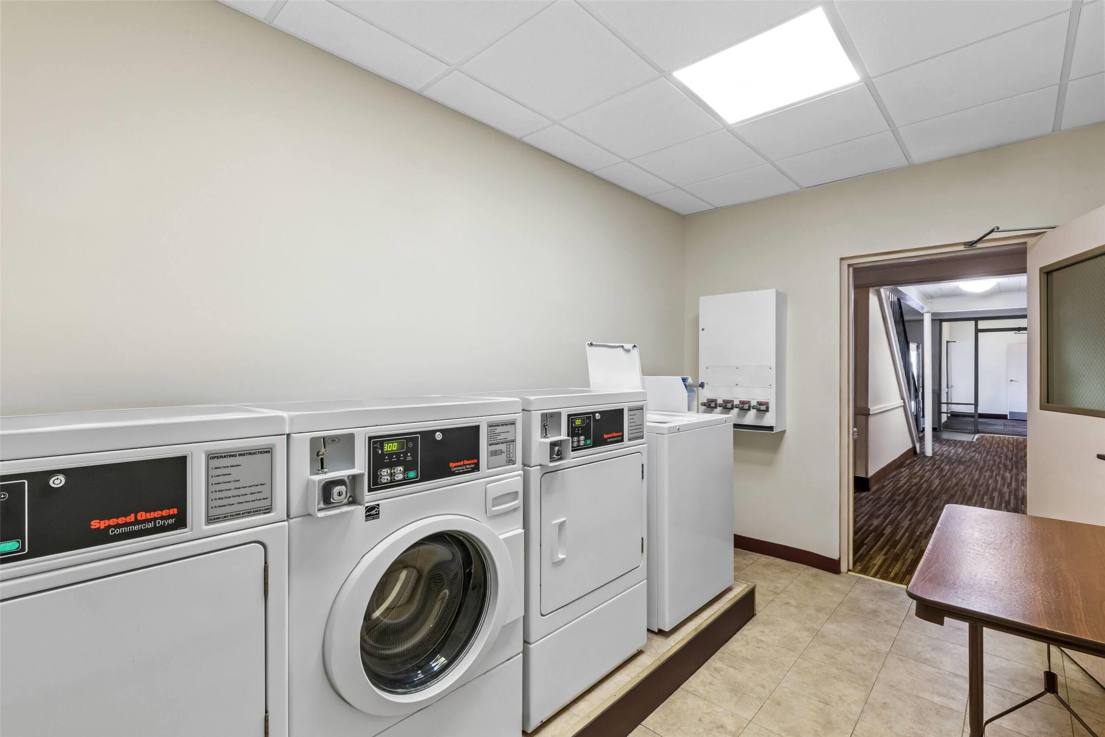 Days Inn By Wyndham Liberty 12/41