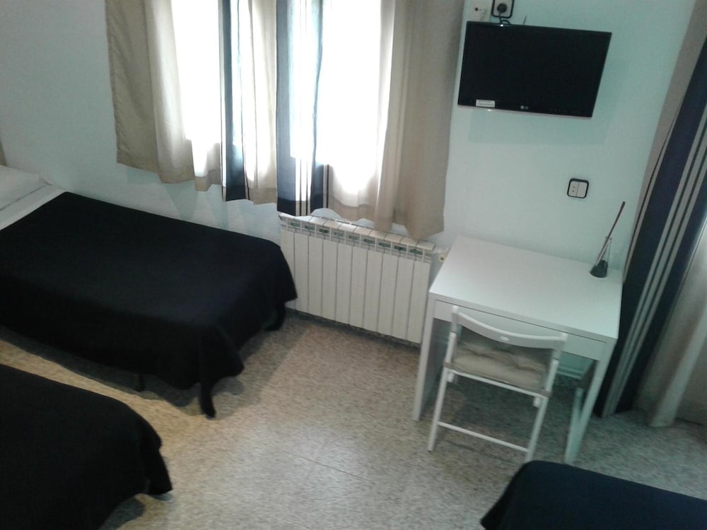 Hostal Ruta de Francia 32/50