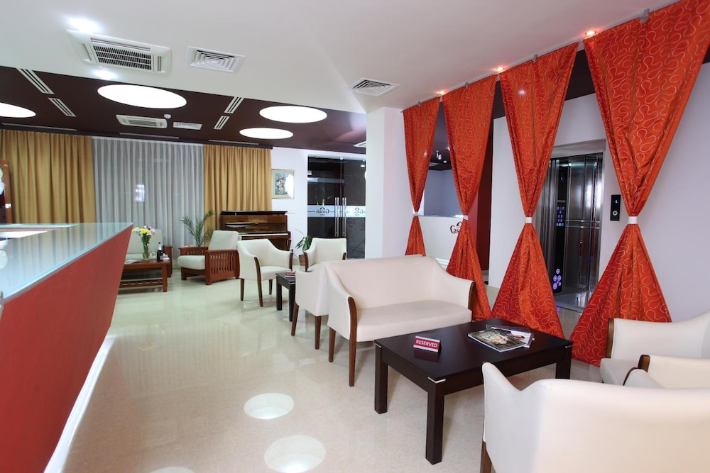 Cascade Hotel 39/46