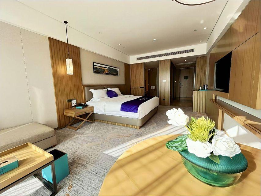 Premier, King Bed