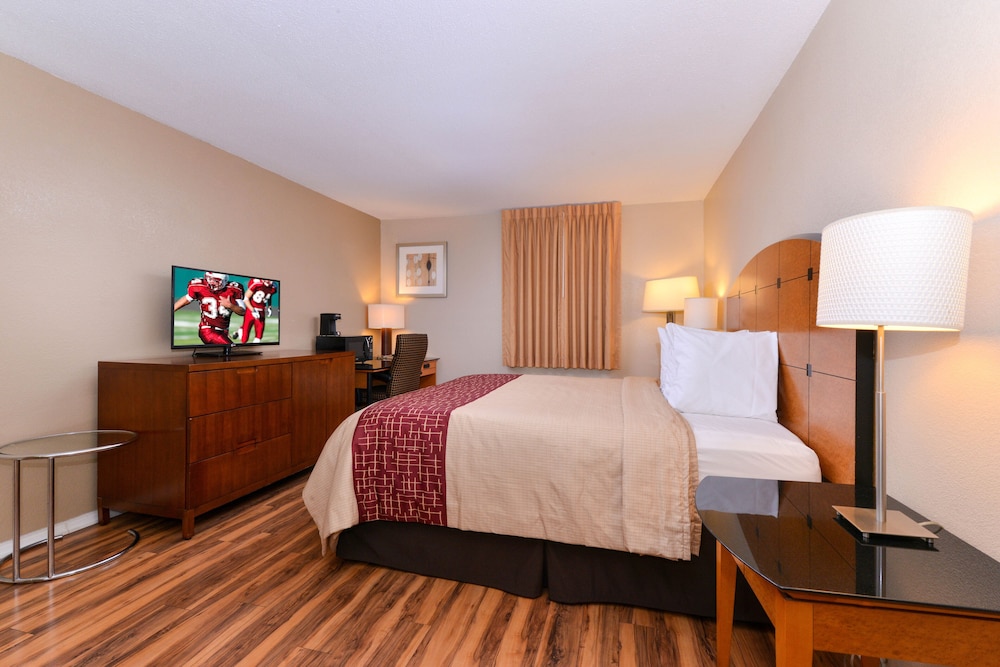 Red Roof Inn Chambersburg 13/28