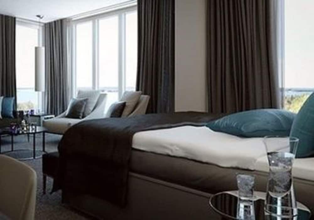 Clarion Hotel Sense 6/48