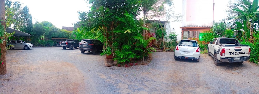 Jingjit Hotel 51/61