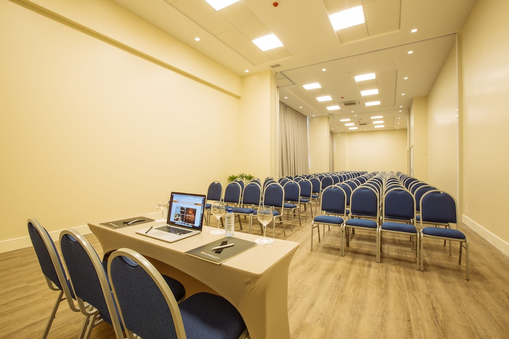 Hotel Intercity Suape Costa Dourada 39/47