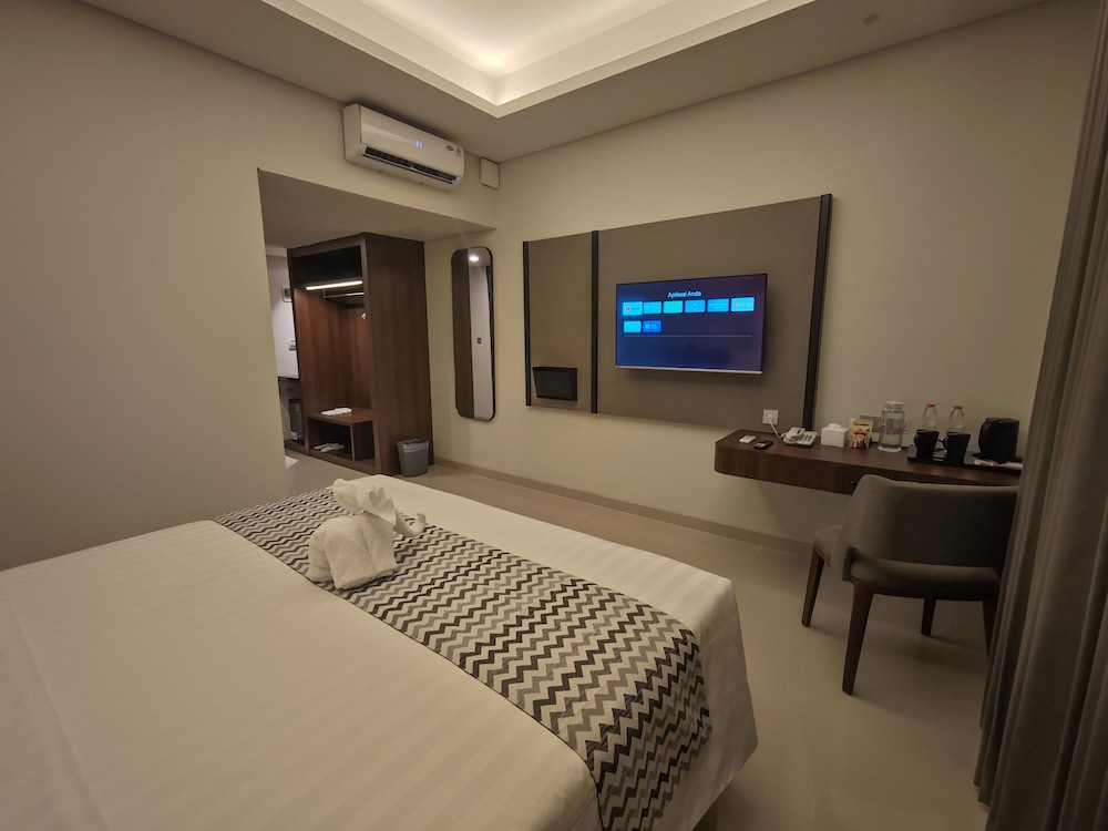 Azana Garden Hill Resort 6/16