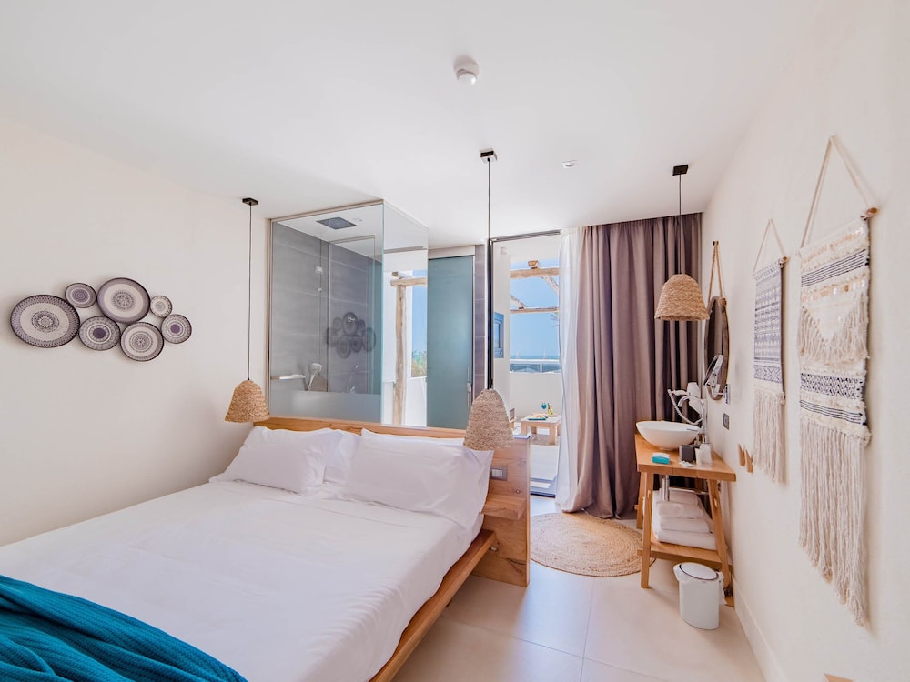 Cumeja Beach Club Hotel 5/52