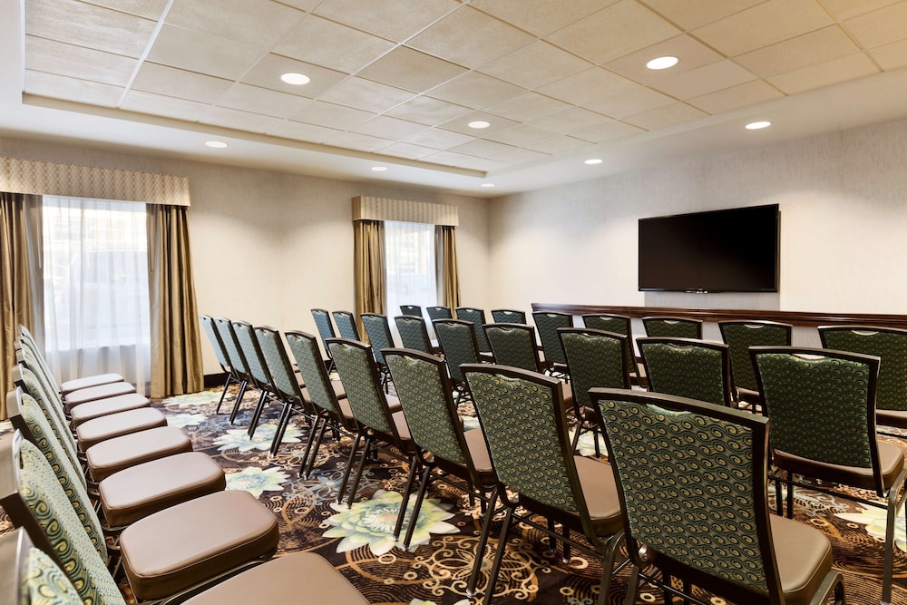 Hampton Inn & Suites Portland/Hillsboro-Evergreen Park 43/46