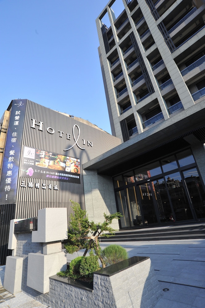 Hotel In 4/52