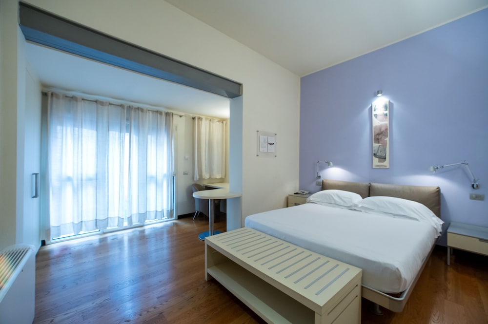 Hotel Annunziata 12/77