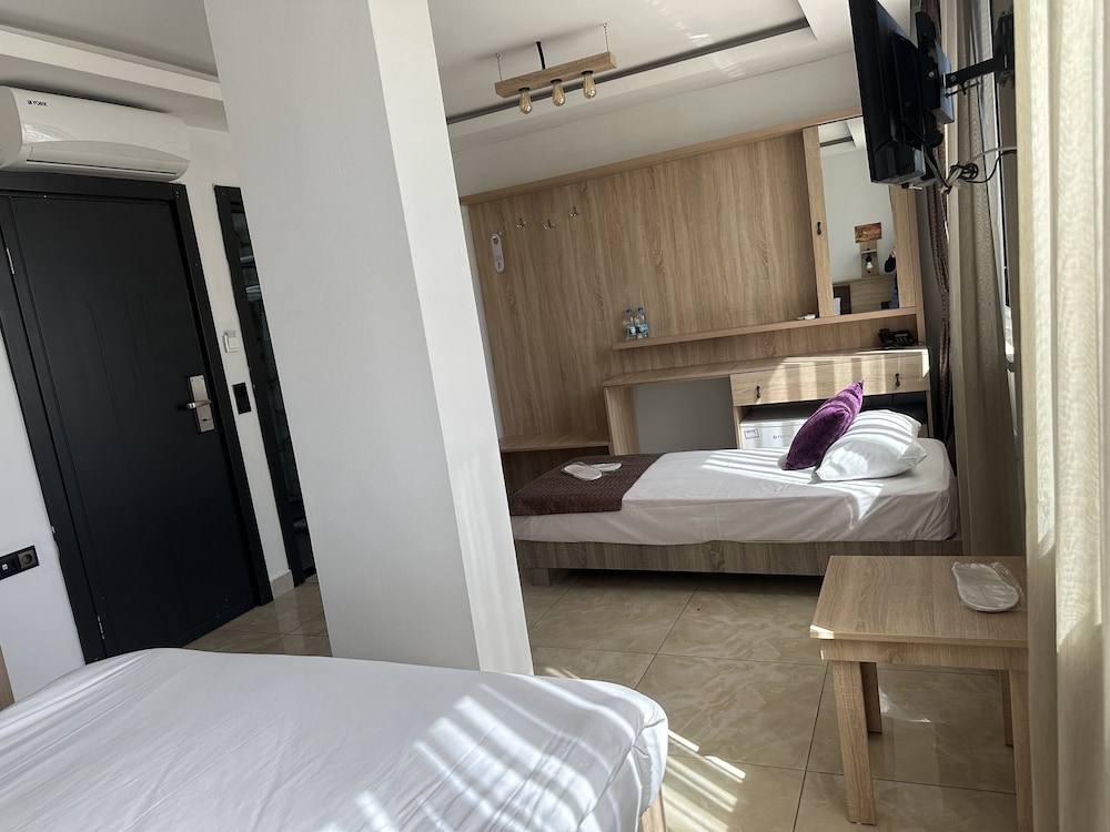 Beyond Otel 15/32