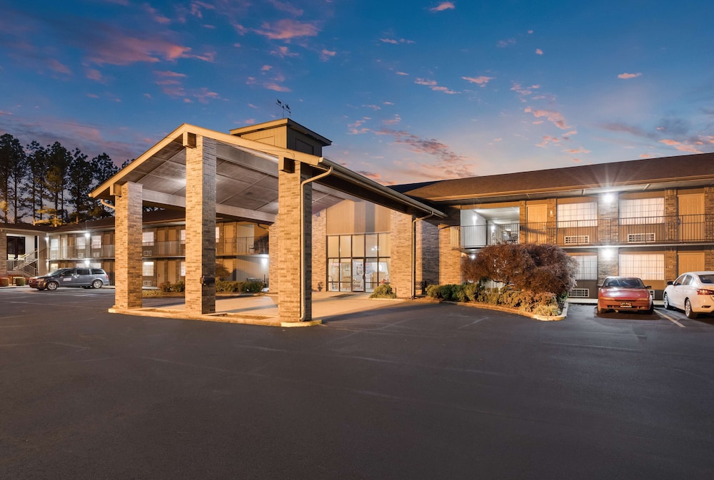 Surestay Plus Hotel By Best Western Poteau 3/36