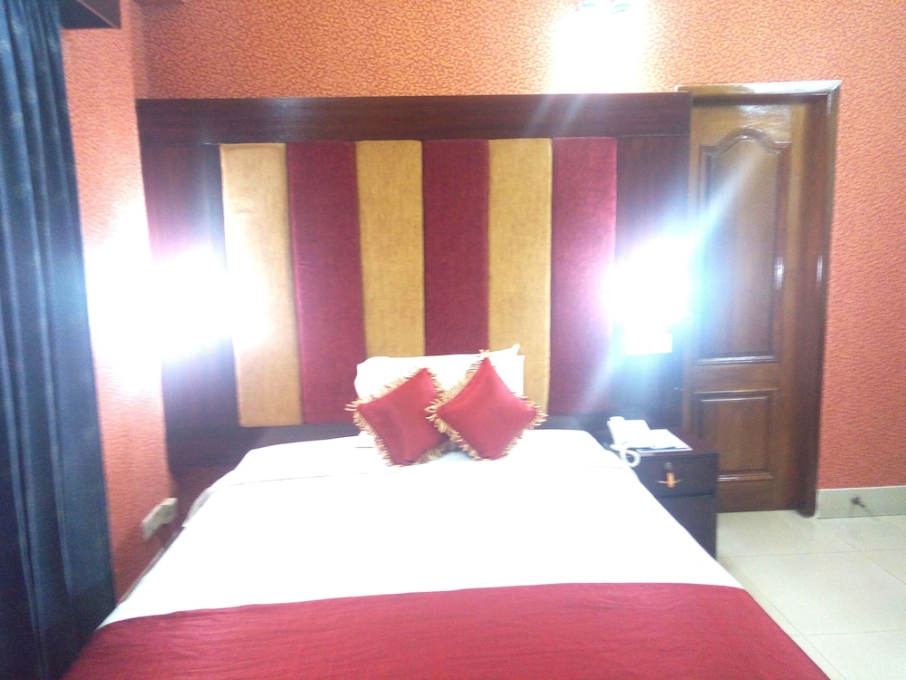 HOTEL LAKE VIEW PLAZA 19/50