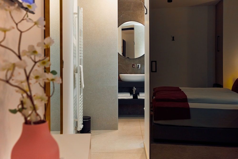 The Hotel Ljubljana 32/43