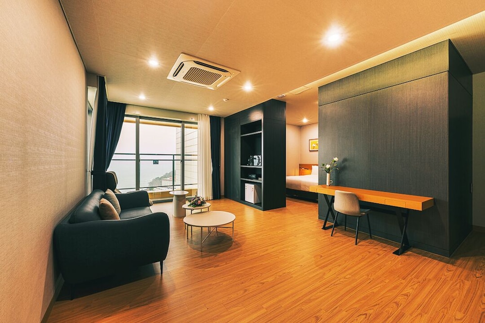 Kwangsu Hotel 33/52
