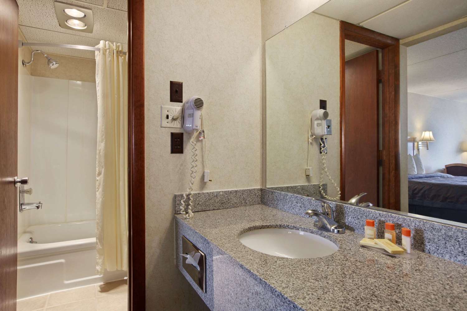 Days Inn by Wyndham Salina South 59/60