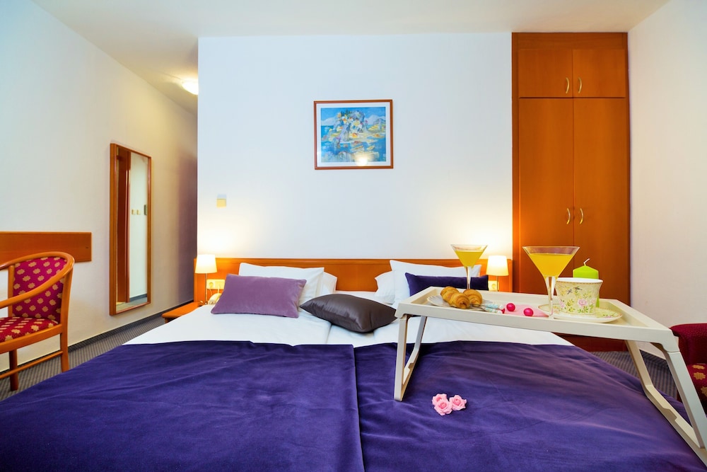 ADRIATIQ HOTEL FARAON 8/50