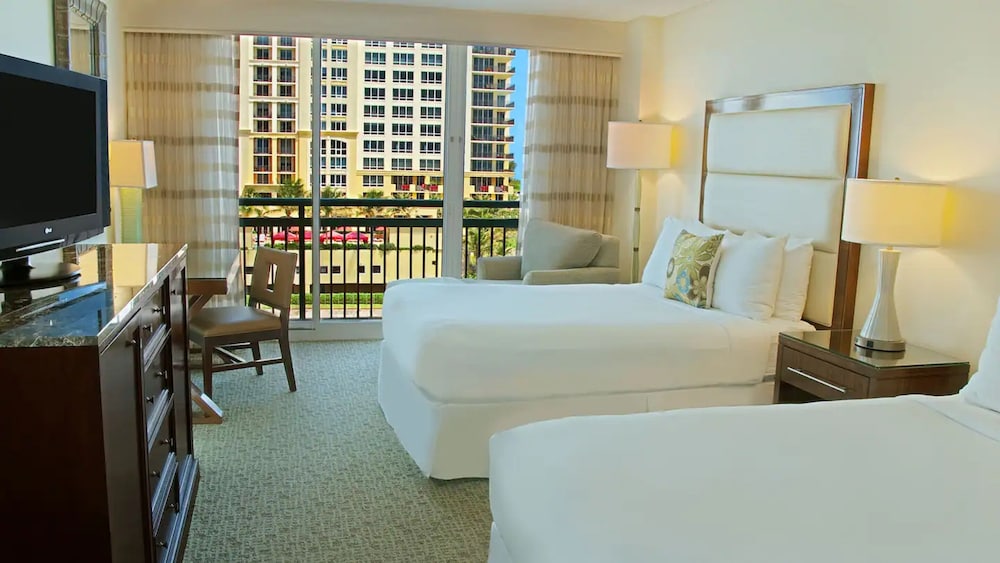 The Singer Oceanfront Resort, Curio Collection by Hilton 24/56