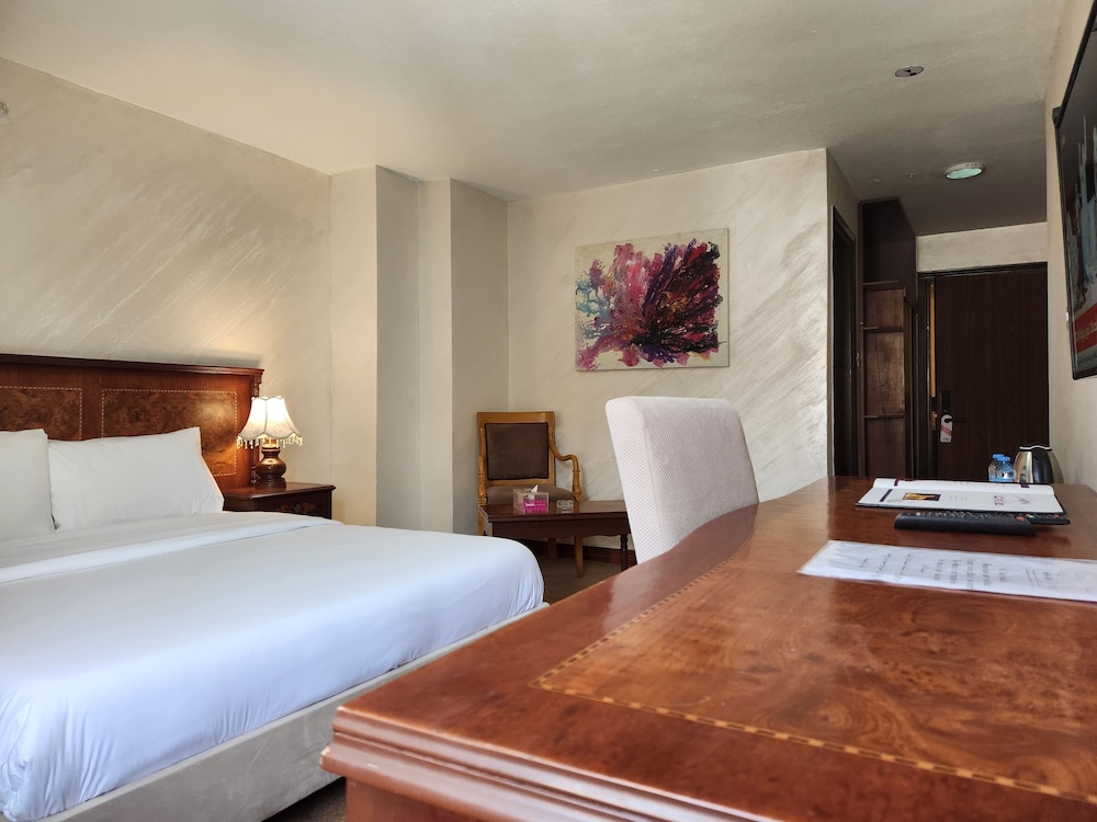 Orchid Hotel 16/34