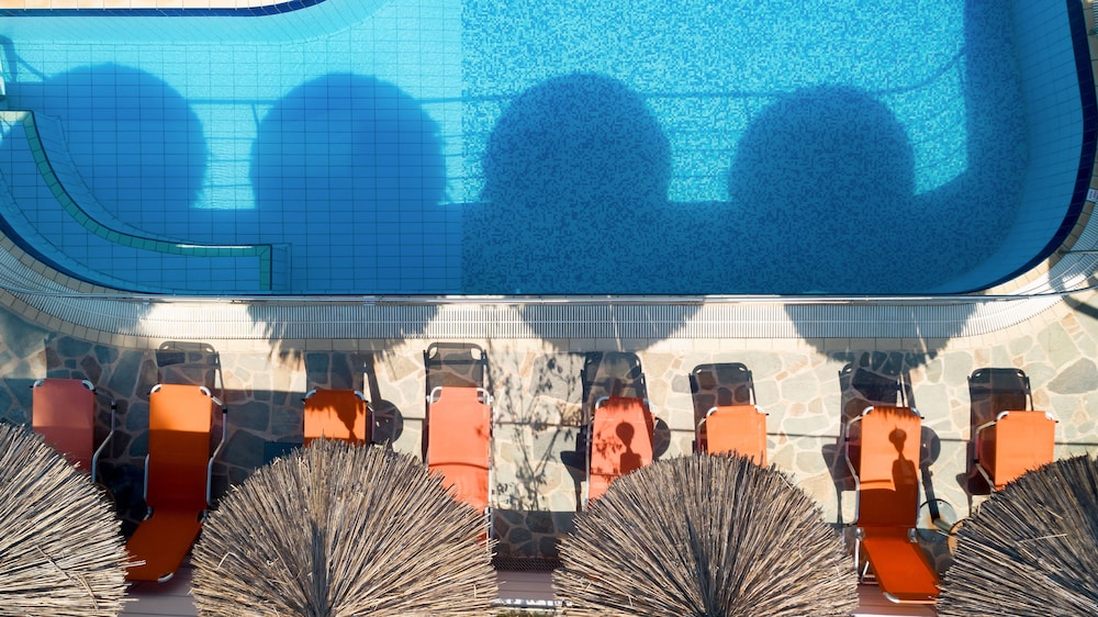 Hotel Sirines 43/50