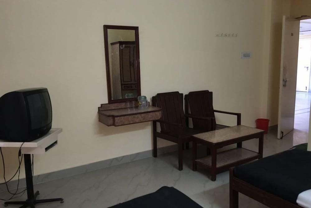 Hotel Bhavani Lodge 16/23