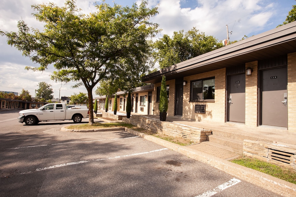 Motel Newstar Laval 29/38