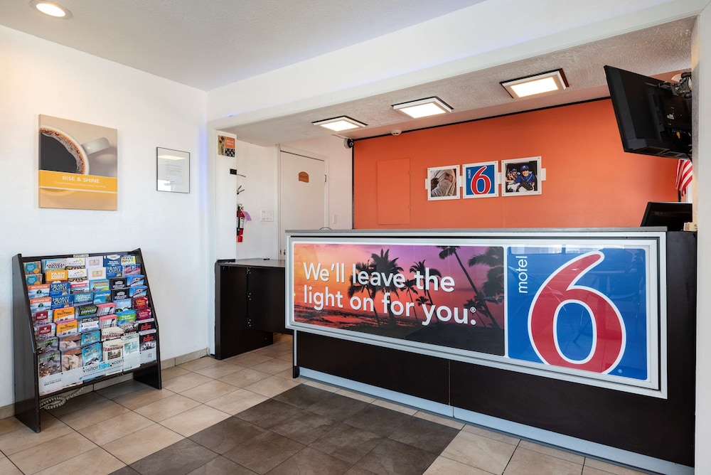 Lobby at Motel6 Westley Ca, WESTLEY - CA
