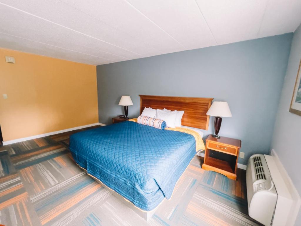 Deluxe, King Bed