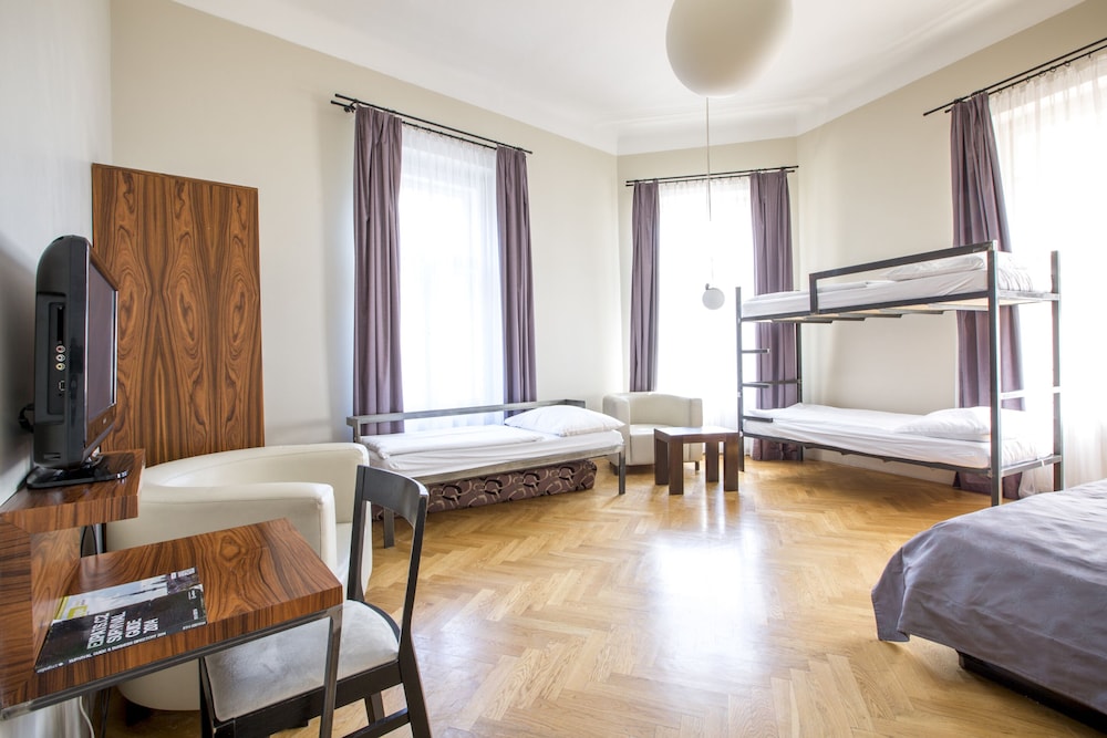 Sophie Apos S Hostel 47/71