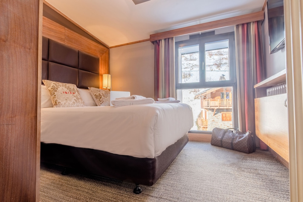 Northern, Standard, Queen Bed