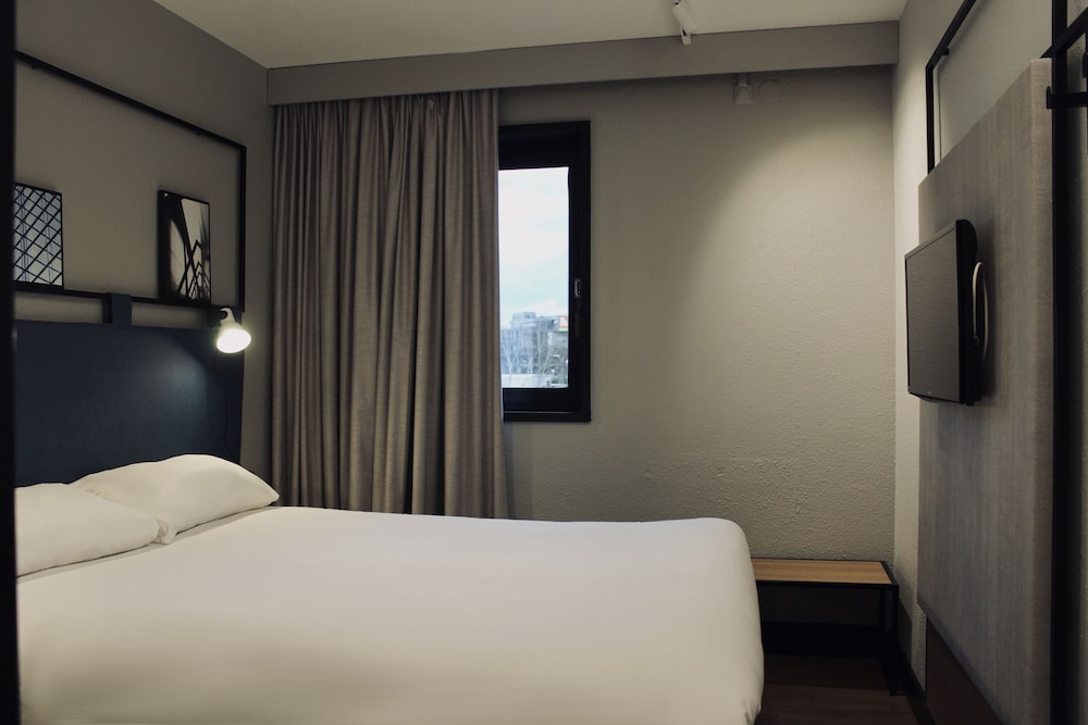 HOTEL IBIS Evry Courcouronnes 21/48