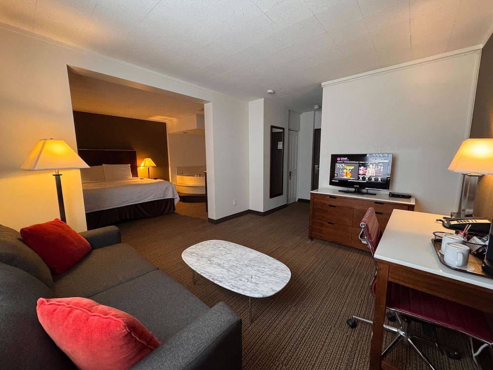 Coast Discovery Inn and Marina 42/50