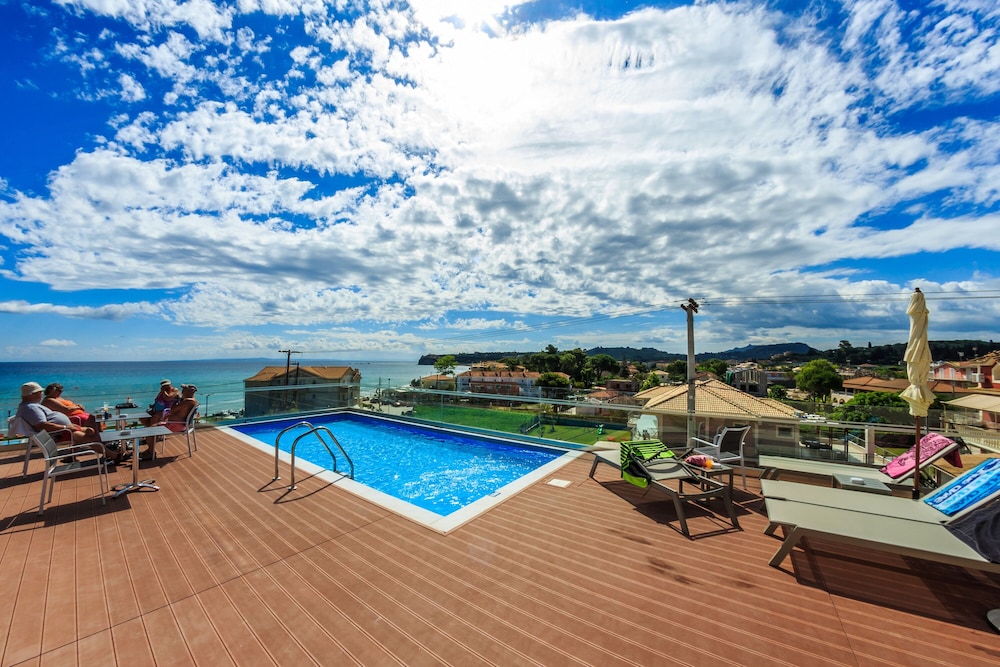 Porto Planos Beach Hotel 40/50