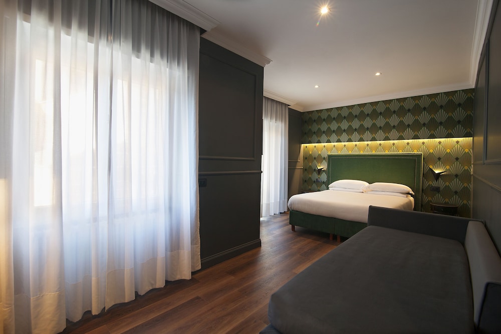 Seven Suites 27/58