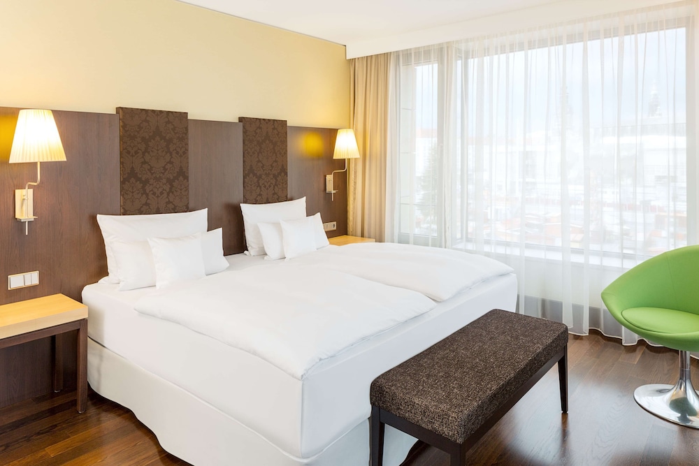 PREMIUM, WITH EXTRA BED
