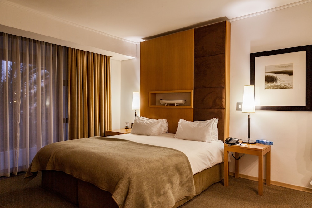 Cape Town City Accommodation the Island Club 7/69